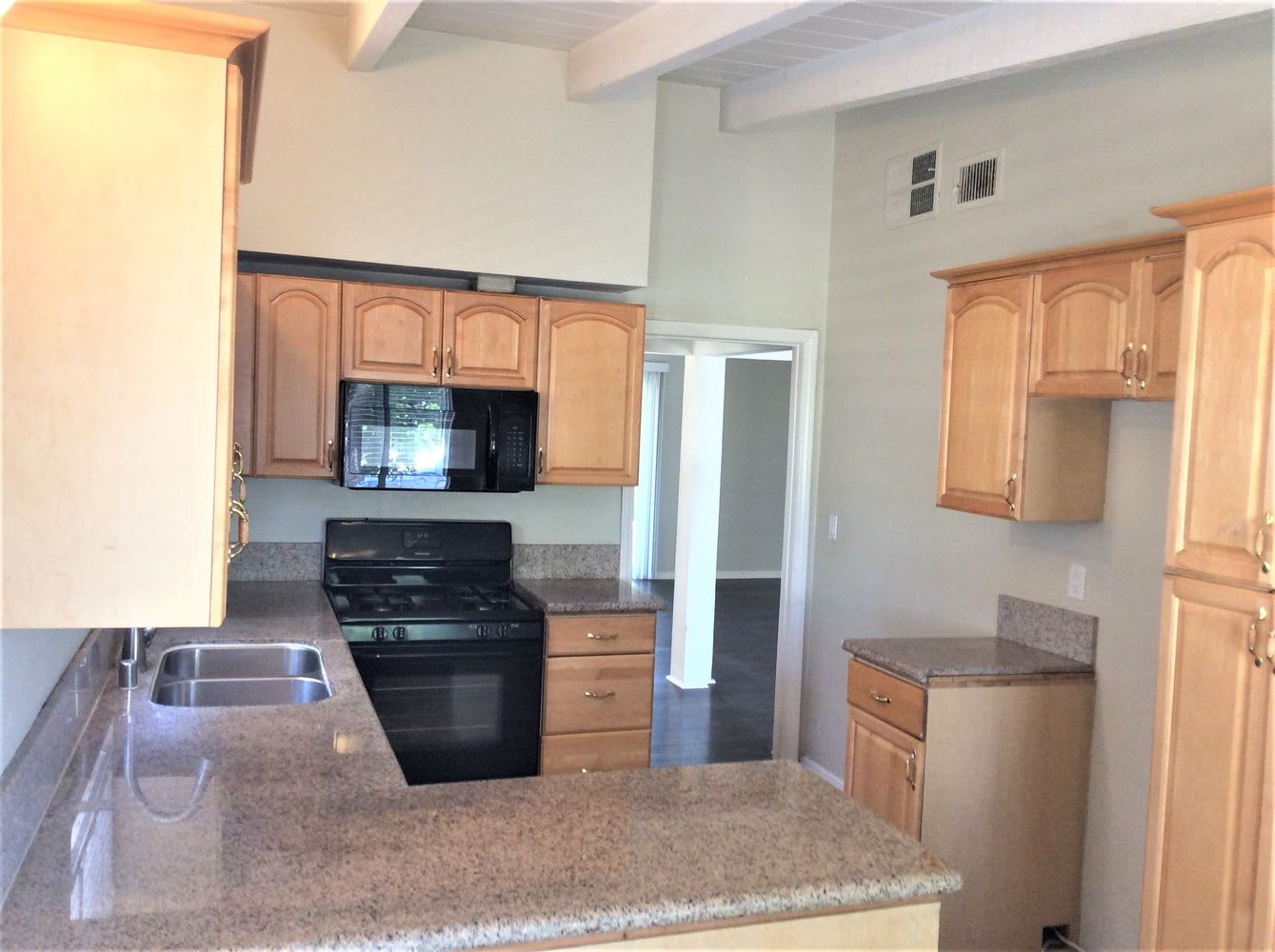 7715 Bluebell Ave, North Hollywood photo 7
