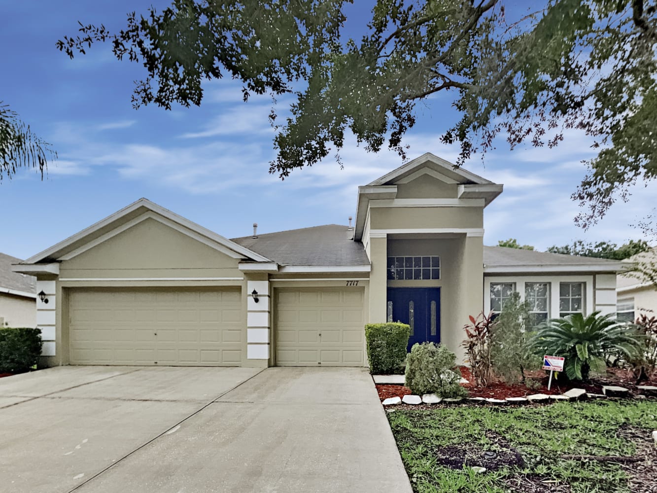 Front of 7717 Nottinghill Sky Dr, Apollo Beach, FL