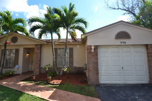 774 Cumberland Ter, Davie photo 1