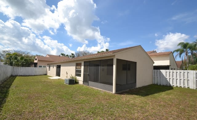 774 Cumberland Ter, Davie photo 11