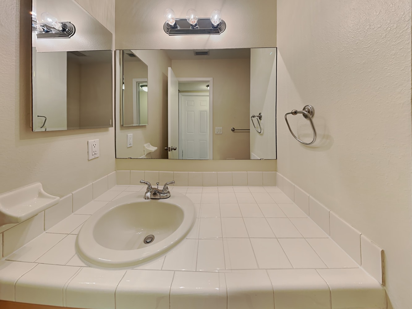 7807 Capwood Ave, Temple Terrace photo 17