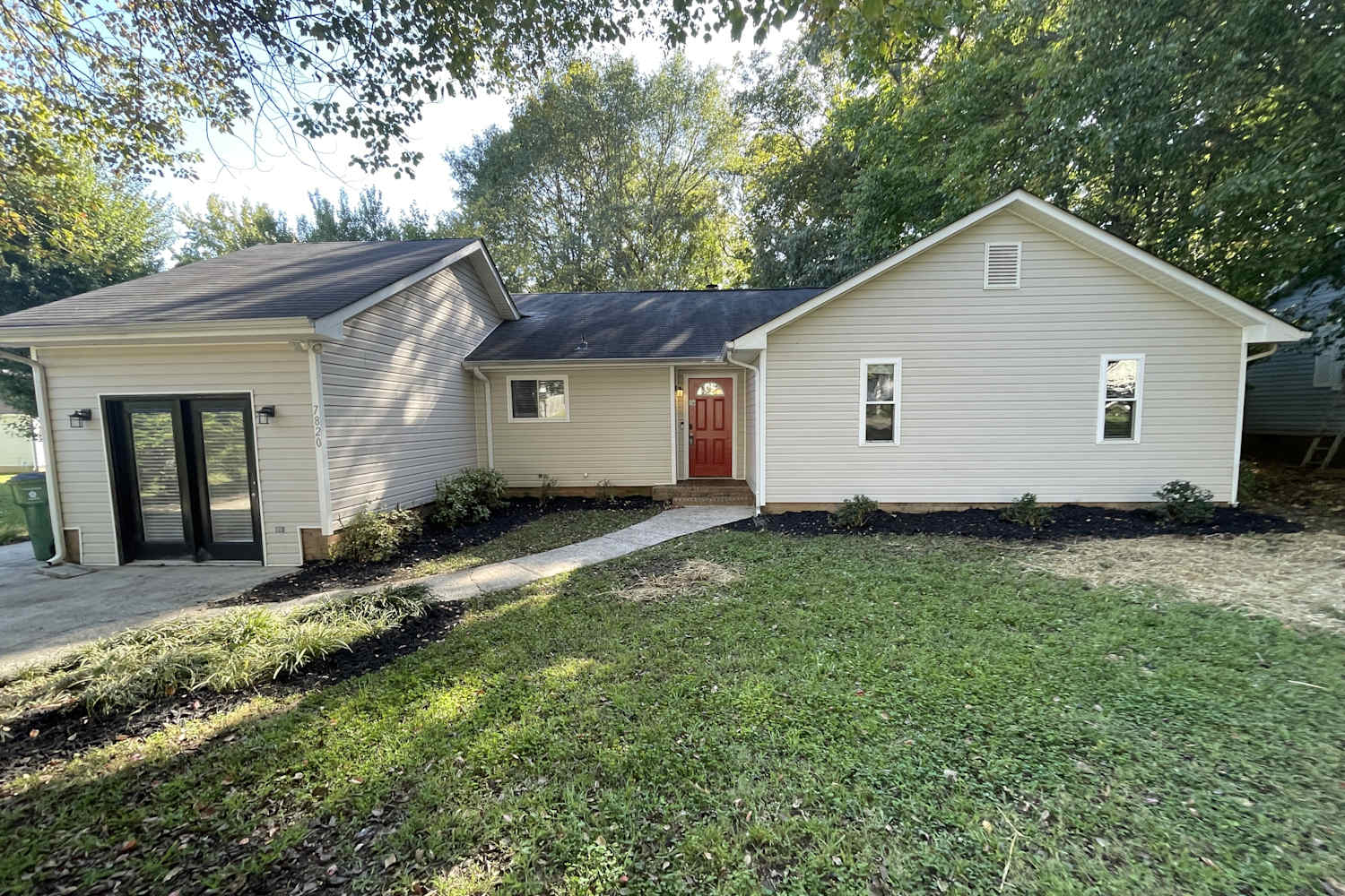 Front of 7820 Hickory Hollow Ln, Charlotte, NC