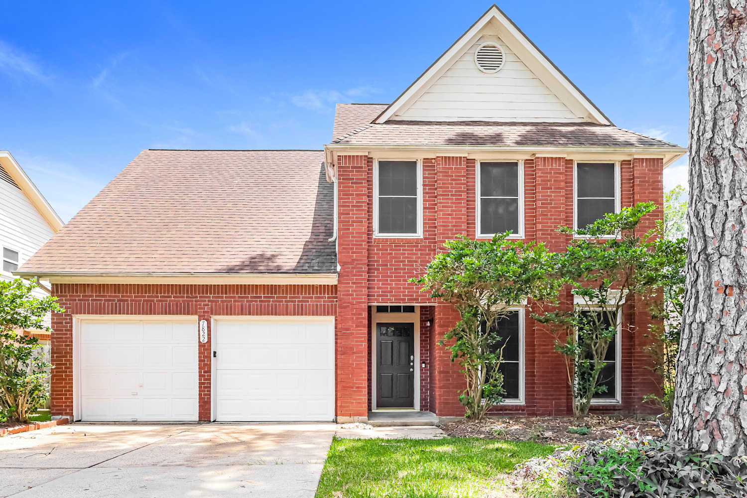 Front of 7822 Heather Heights Way, Houston, TX