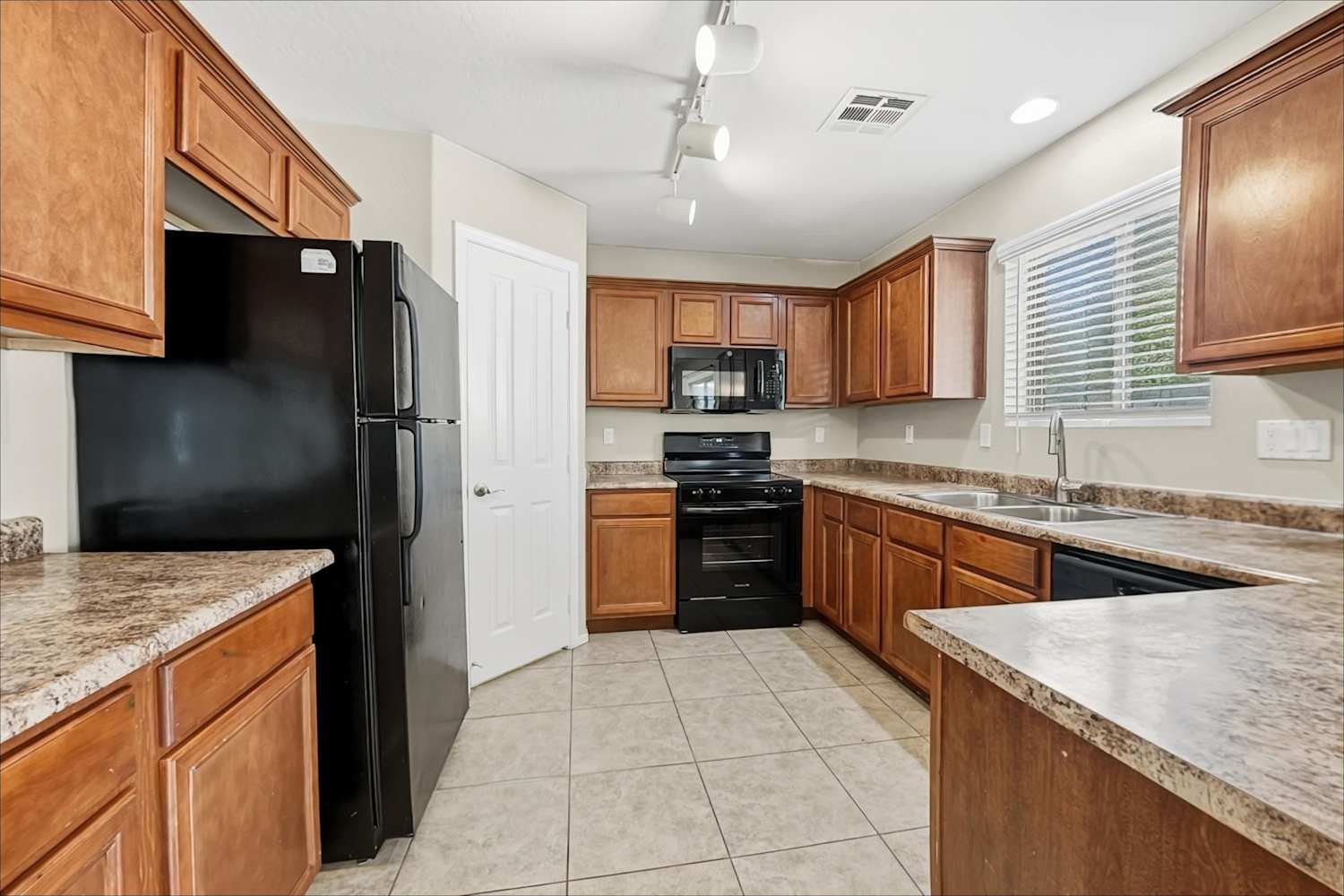 7827 S Kelsie Dr, Laveen photo 7