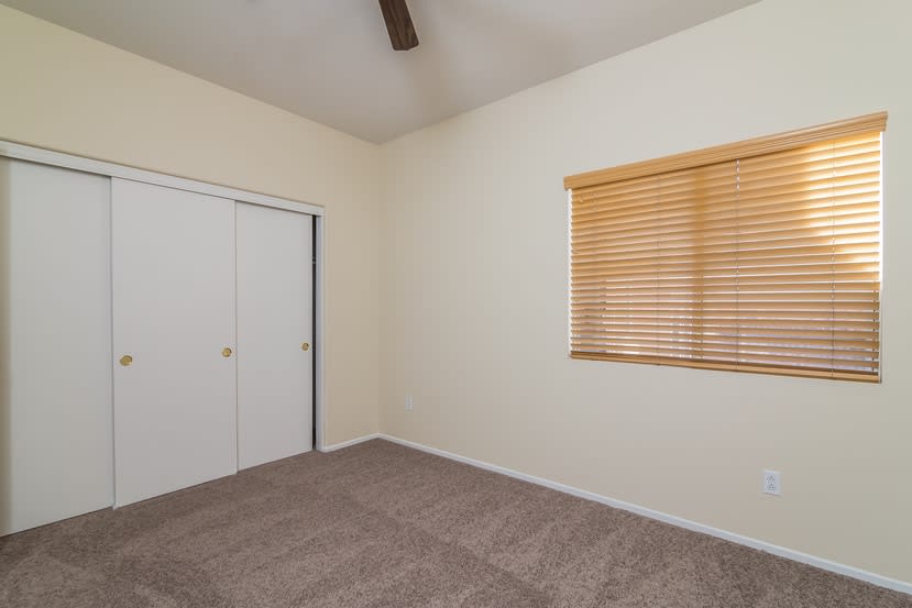7833 Calle del Rio St, Highland photo 22