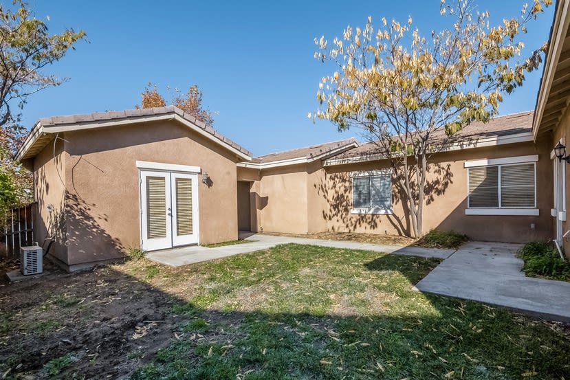 7833 Calle del Rio St, Highland photo 27