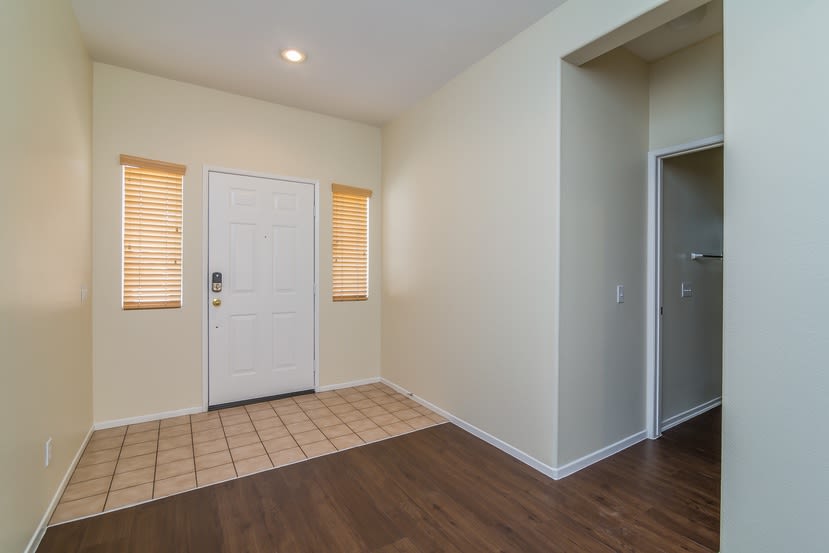 7833 Calle del Rio St, Highland photo 6