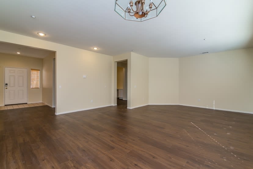 7833 Calle del Rio St, Highland photo 7