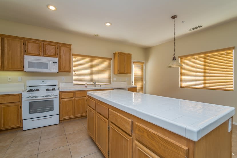 7833 Calle del Rio St, Highland photo 11