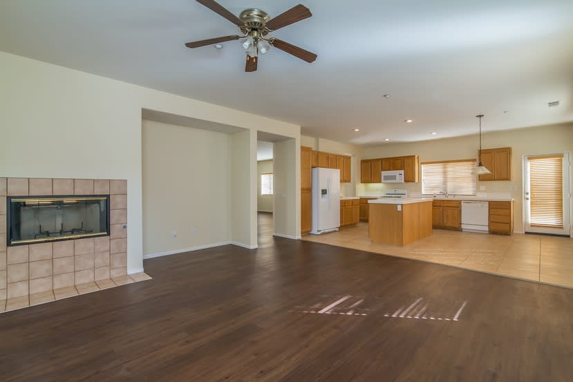 7833 Calle del Rio St, Highland photo 9