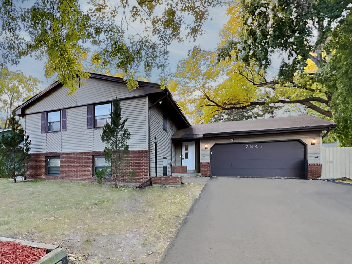 Front of 7841 Colorado Ave N, Brooklyn Park, MN