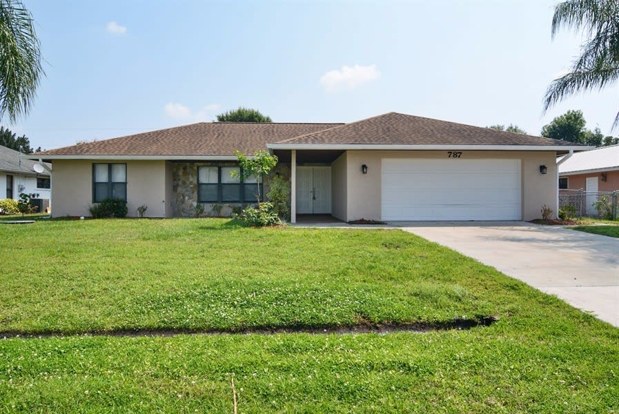 Front of 787 SE Forgal St, Port Saint Lucie, FL