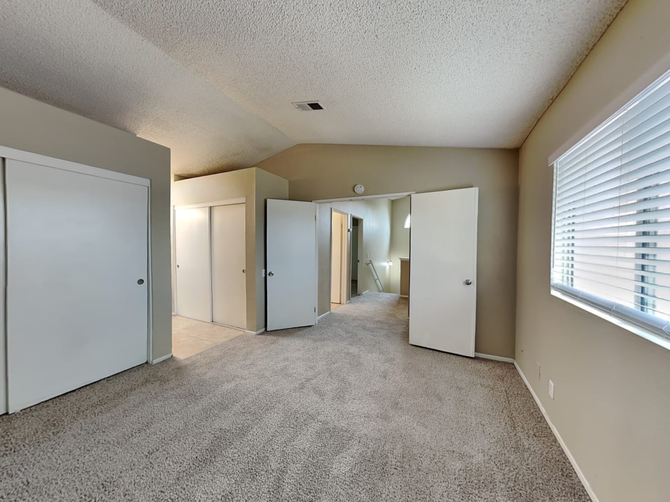 7886 Pinyon Ave, Fontana photo 9