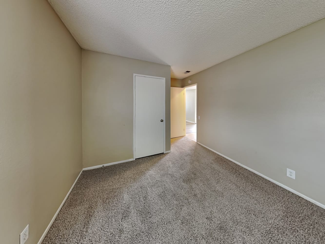 7886 Pinyon Ave, Fontana photo 15