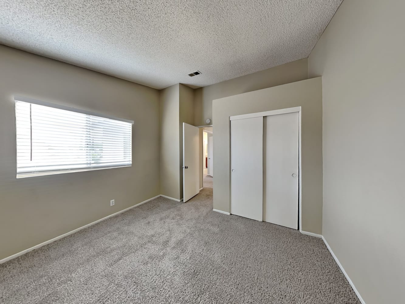 7886 Pinyon Ave, Fontana photo 11
