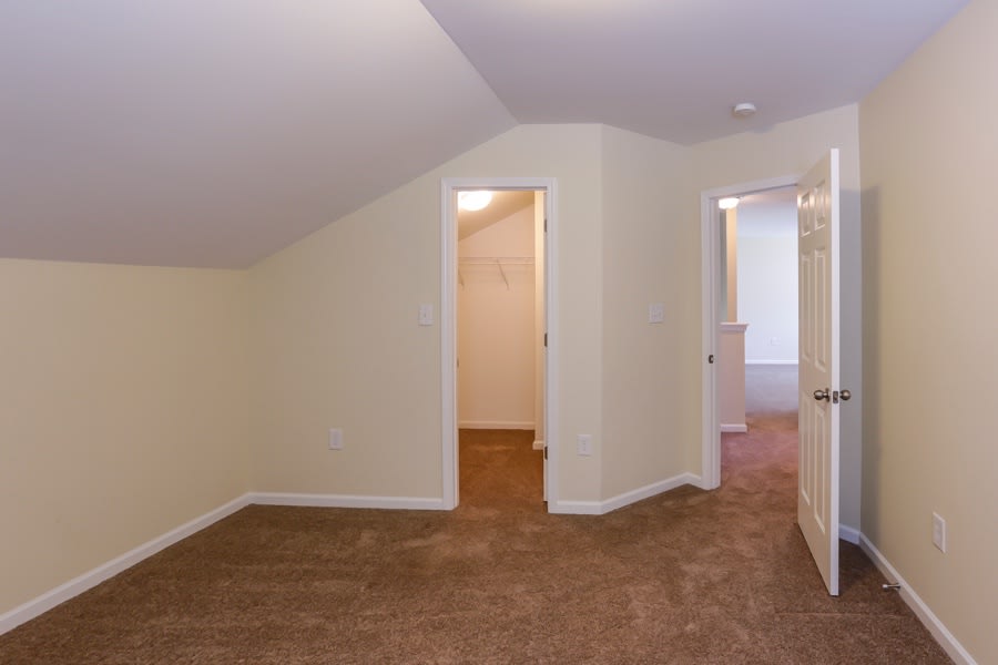 7888 Smith Pond Dr, Denver photo 10