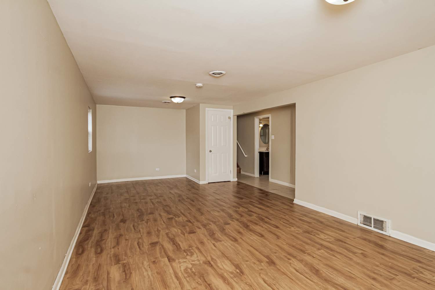 7939 Mason Ave, Burbank photo 16