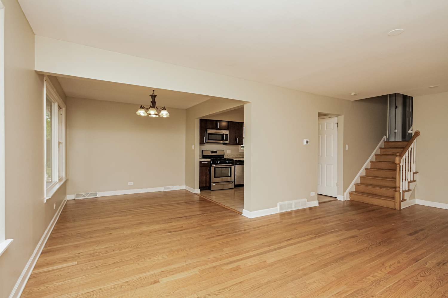 7939 Mason Ave, Burbank photo 6
