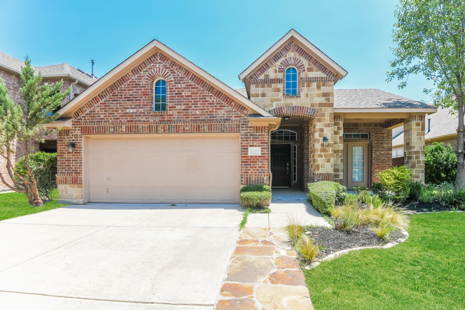 Front of 8008 Laurel Oak Dr, Fort Worth, TX