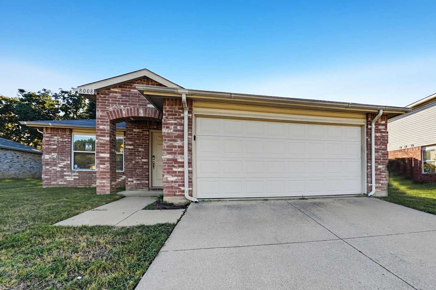 Front of 8008 Settlement Dr, Denton, TX
