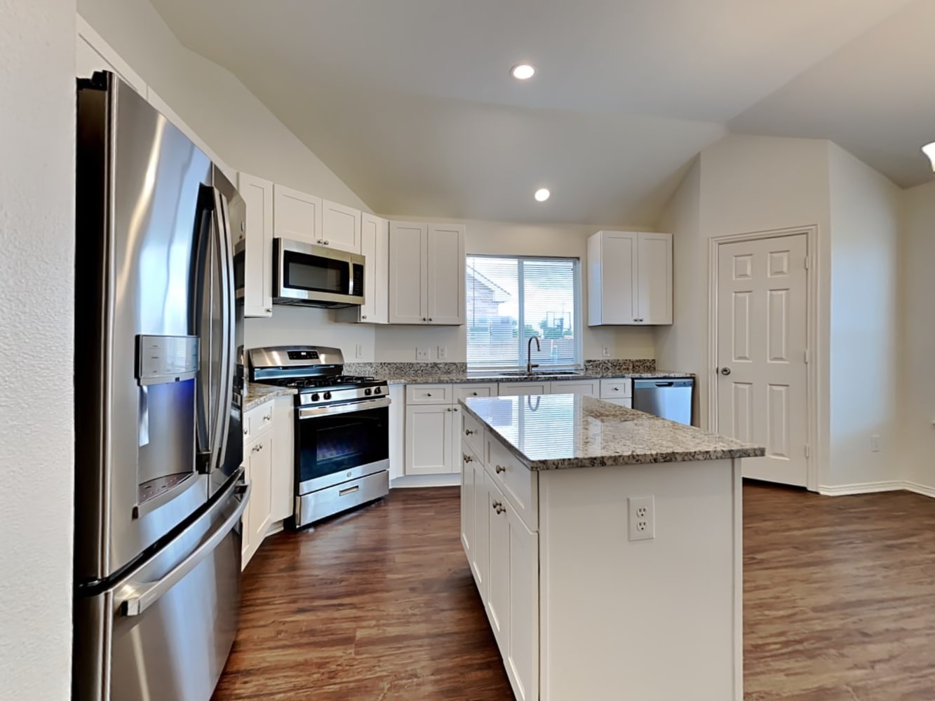 8010 Munich Dr, Rowlett photo 7
