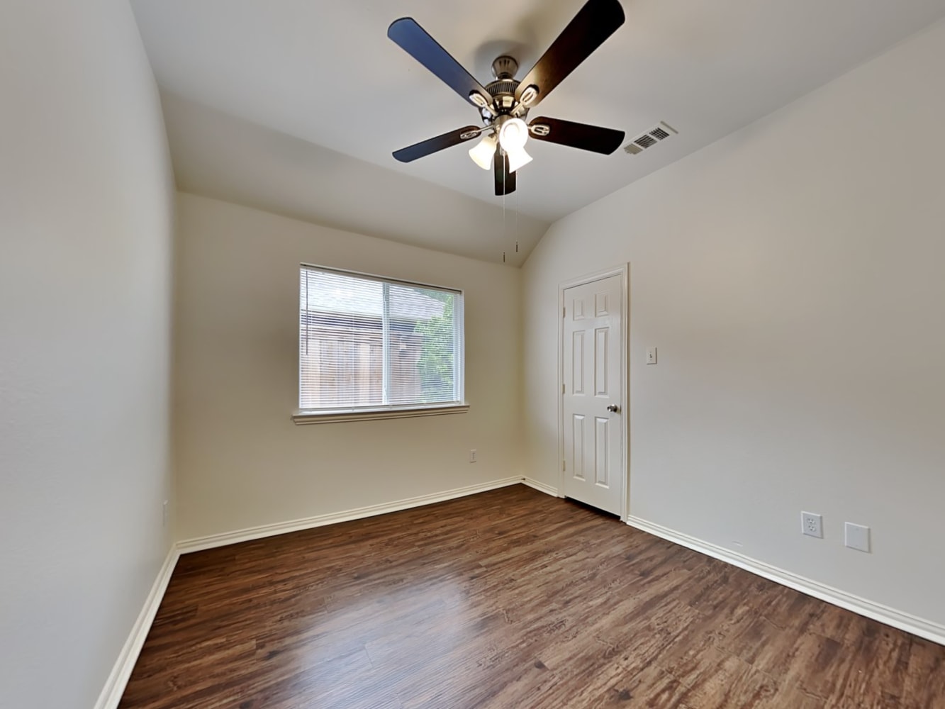 8010 Munich Dr, Rowlett photo 13