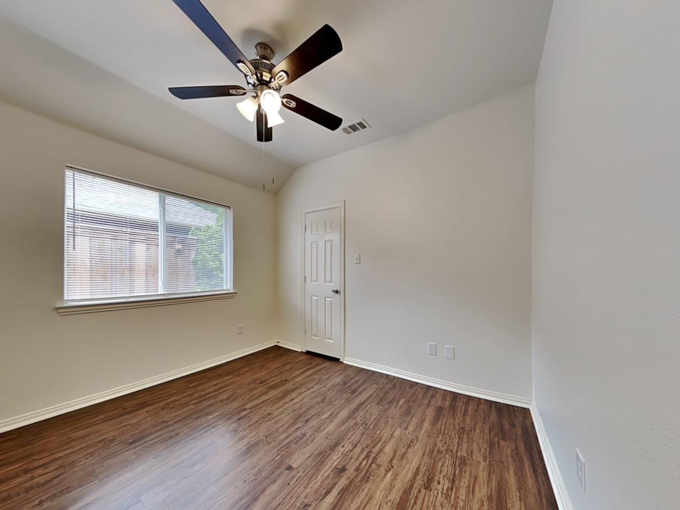 8010 Munich Dr, Rowlett photo 12