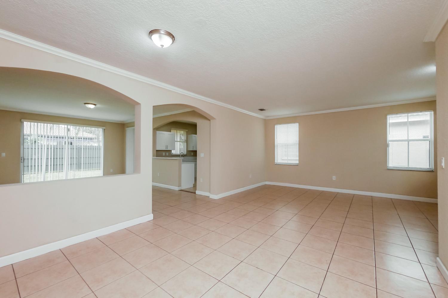 8013 NW 198th St, Hialeah photo 6