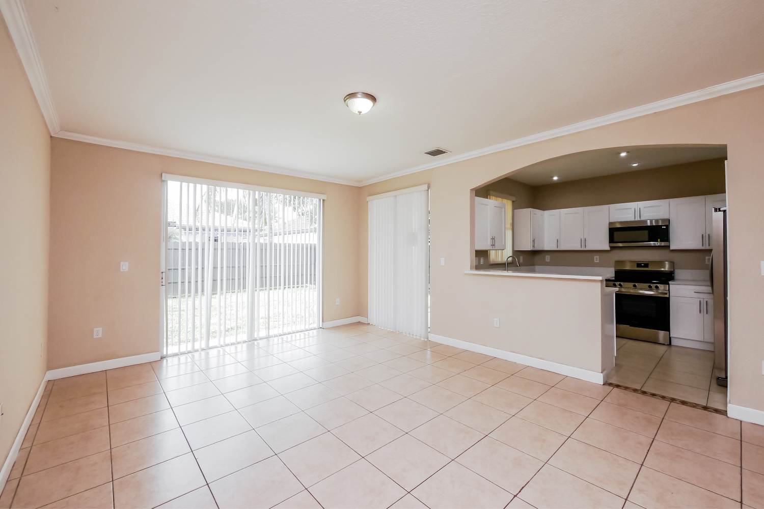8013 NW 198th St, Hialeah photo 9