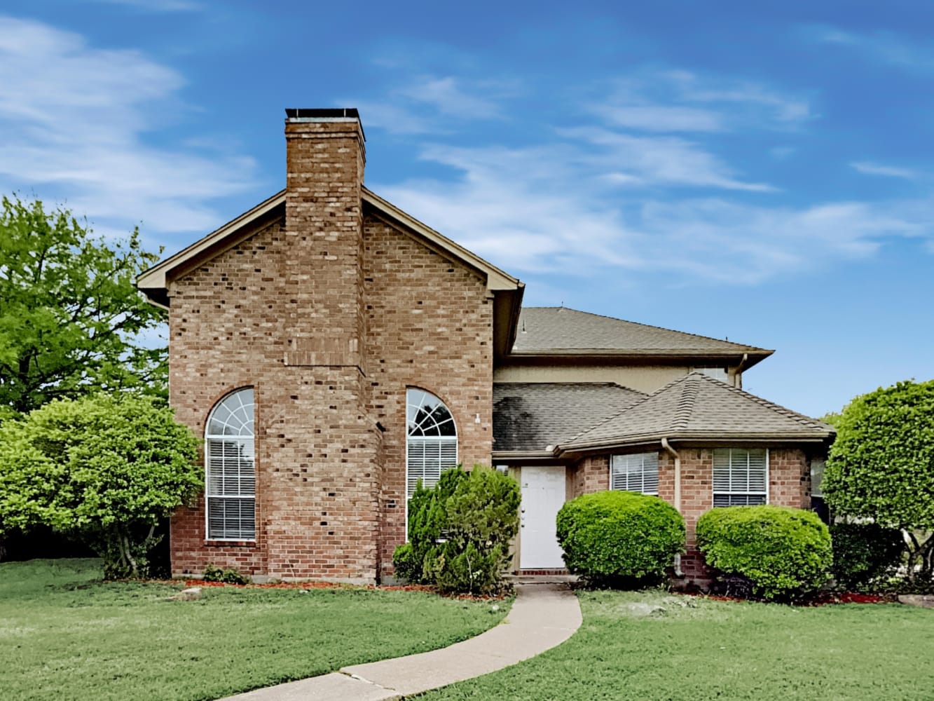 Front of 8013 Yacht Club Dr, Rowlett, TX