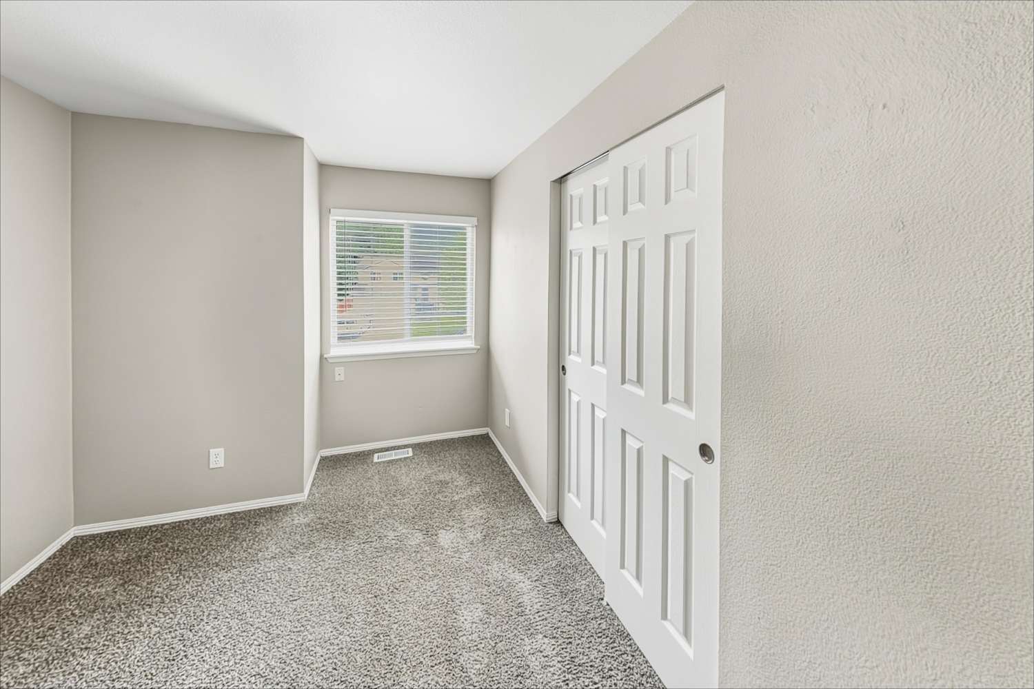 8018 Crown Ridge Blvd, Arlington photo 16
