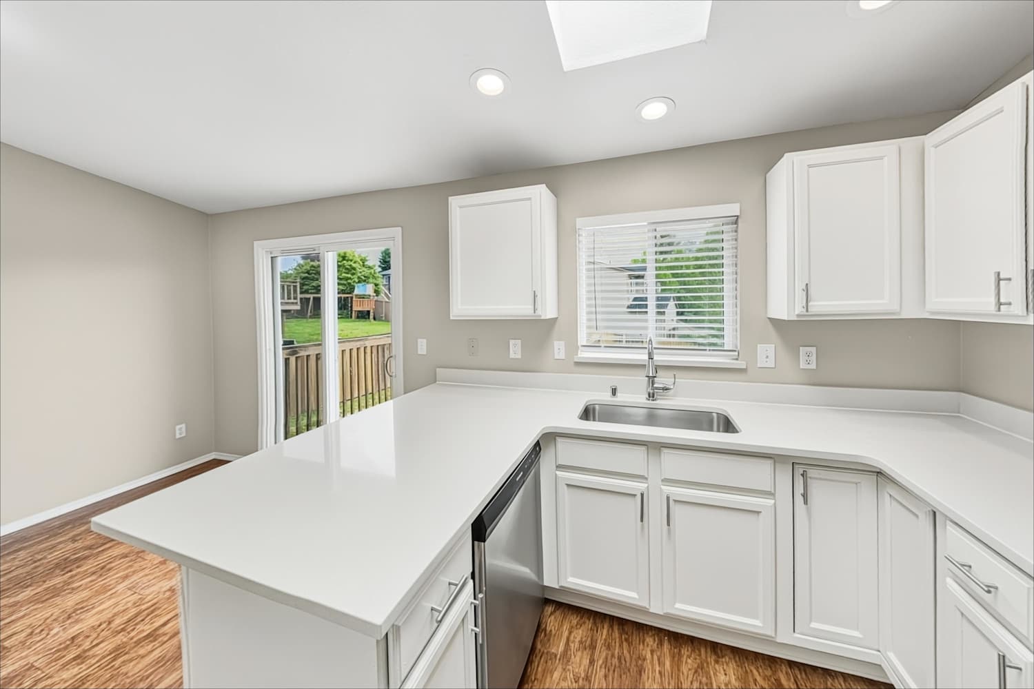 8018 Crown Ridge Blvd, Arlington photo 9