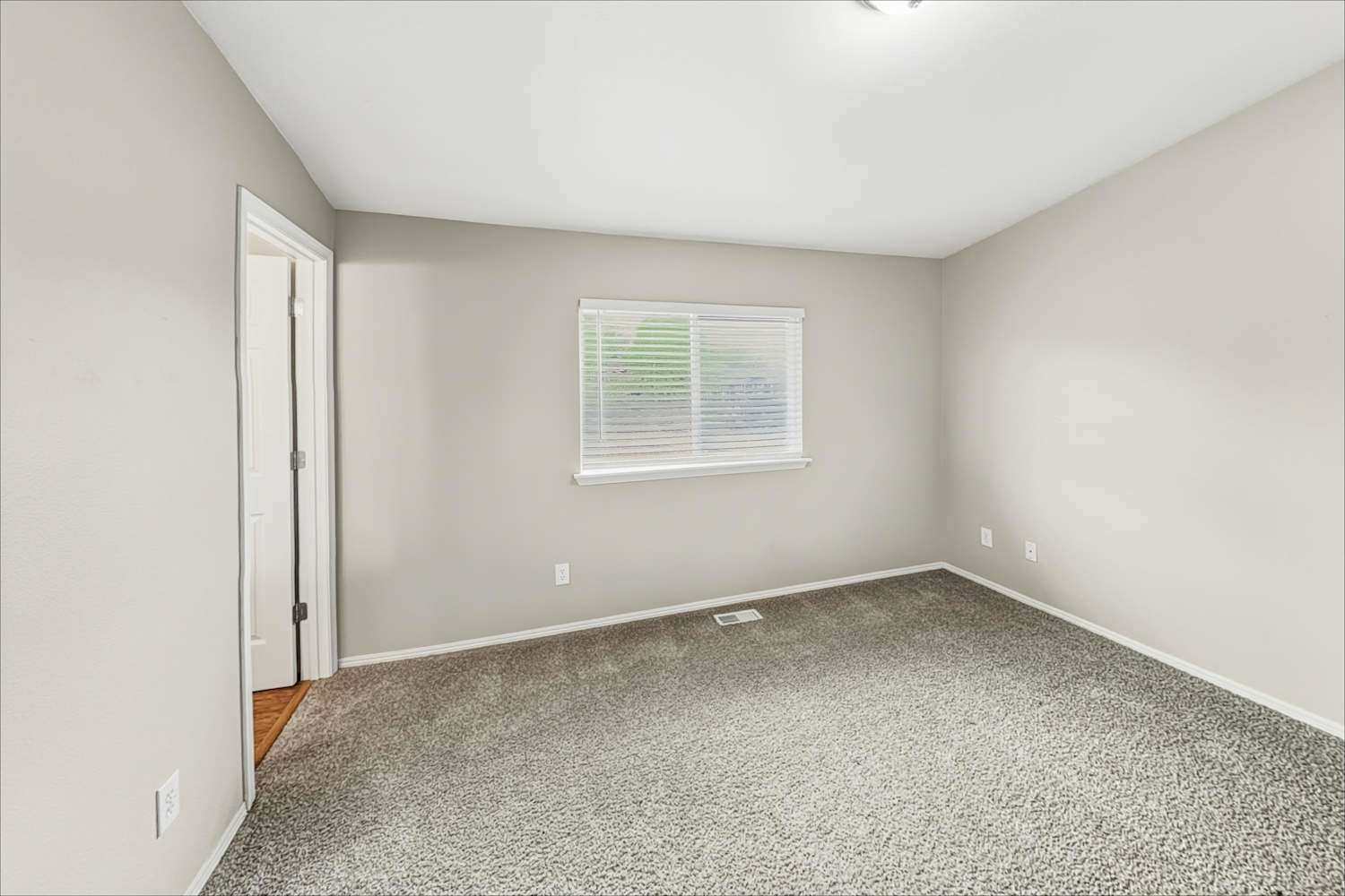 8018 Crown Ridge Blvd, Arlington photo 11