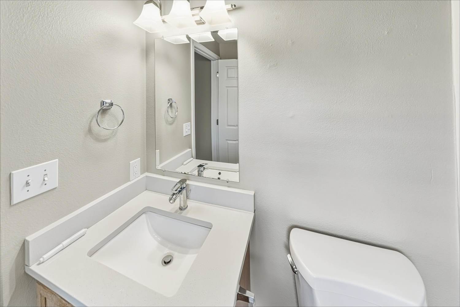 8018 Crown Ridge Blvd, Arlington photo 12