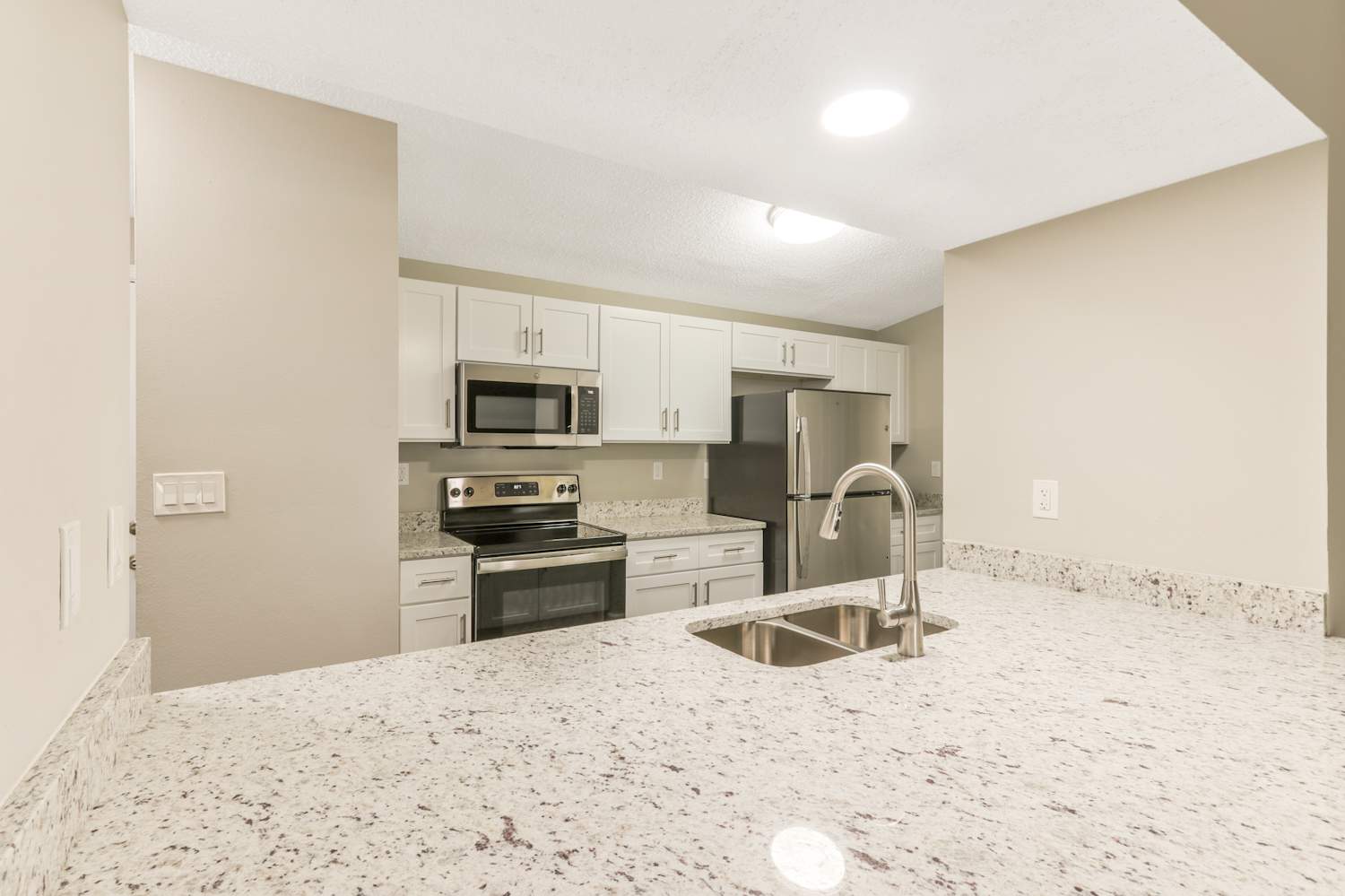 8032 Chickasaw Ln, Port Richey photo 6