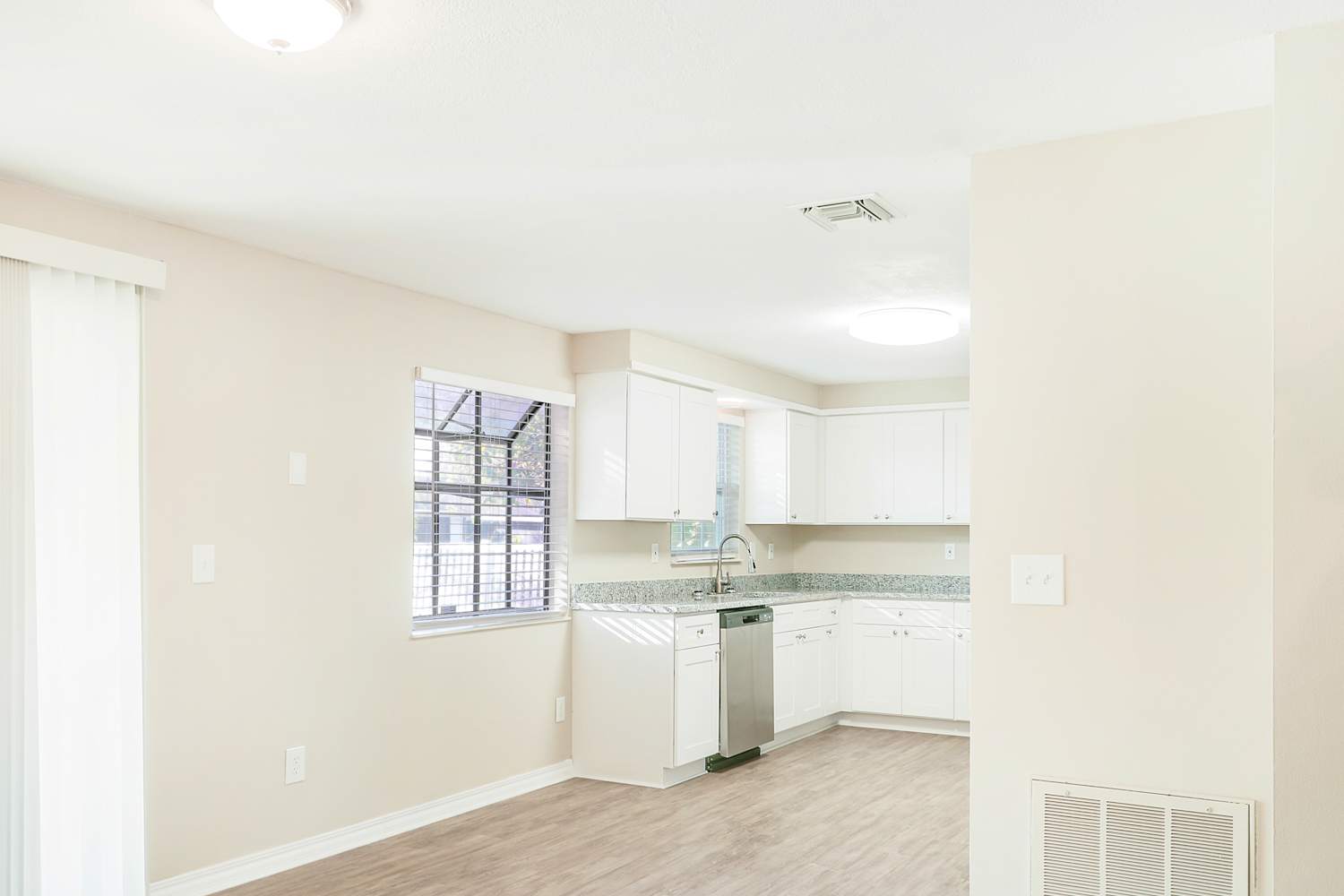 8033 Banister Ln, Port Richey photo 10