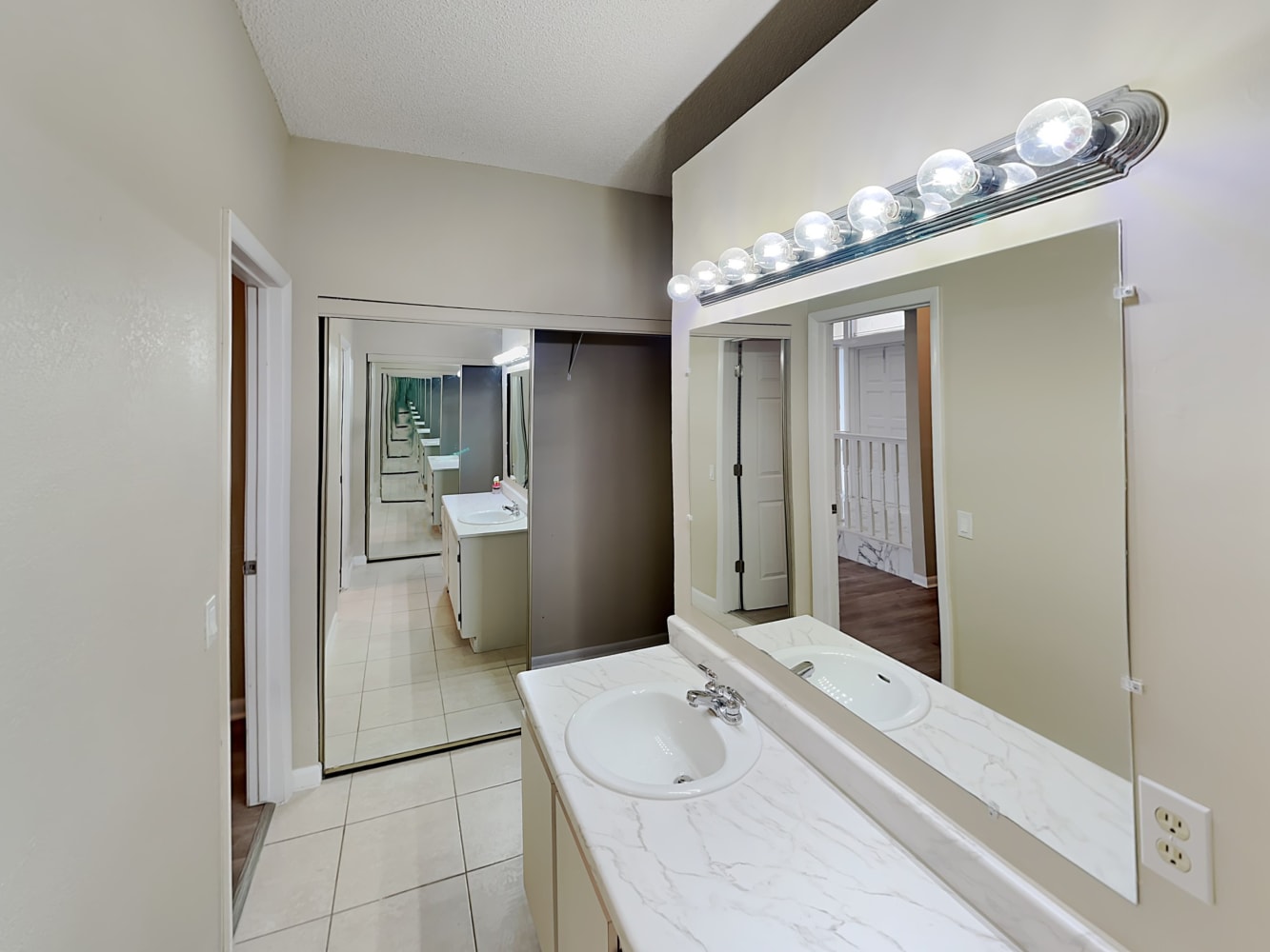 8041 Buttonwood Cir, Tamarac photo 15