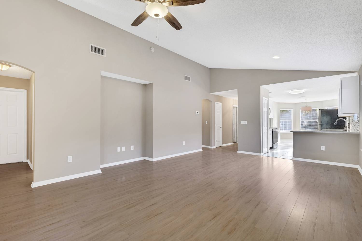 8089 Beaver Creek Dr, Jacksonville photo 6