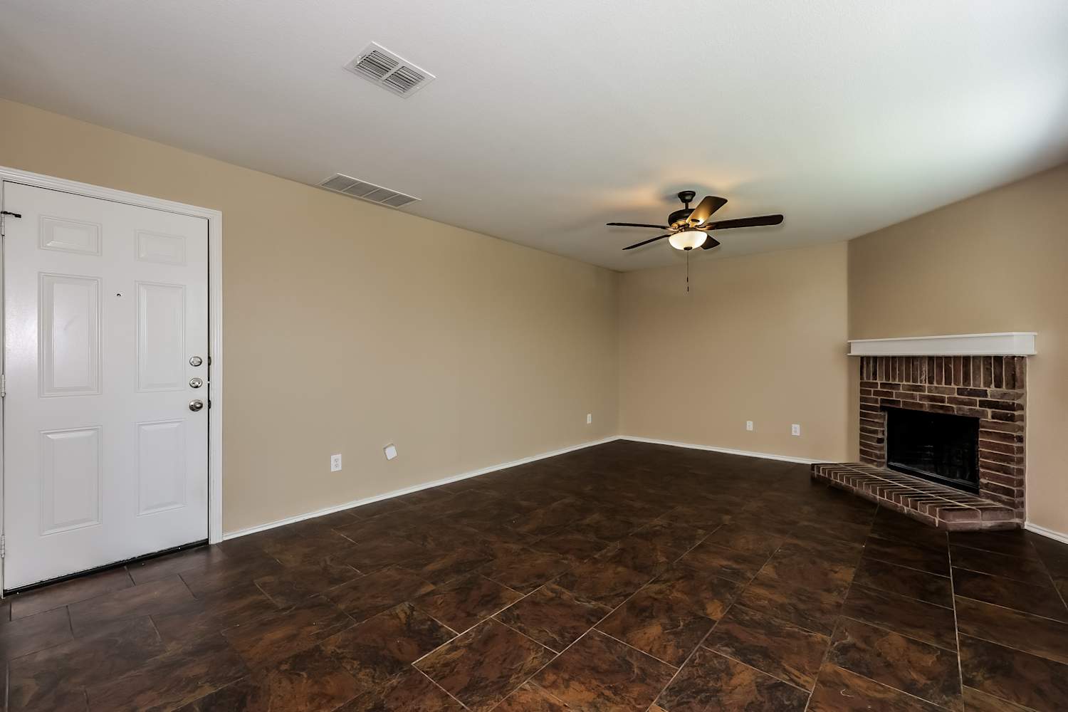 809 Cathy Dr, Burleson photo 4