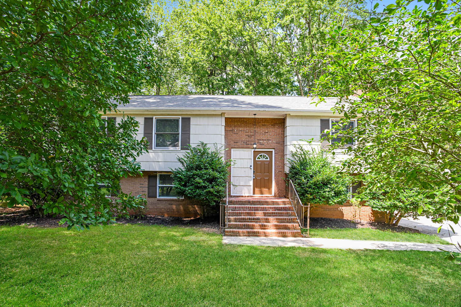 Front of 8100 Sidras Ct, Charlotte, NC