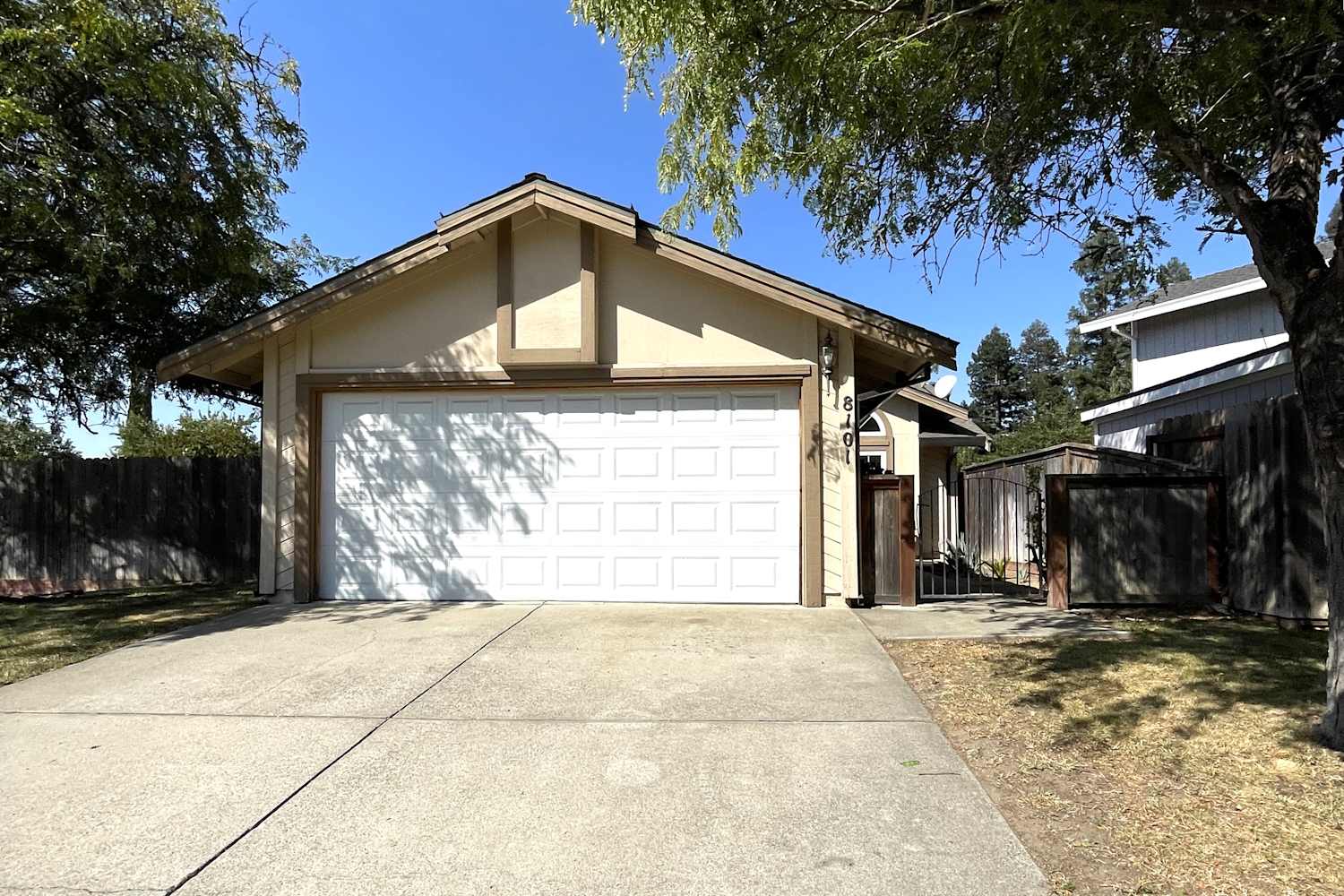 Front of 8101 Bonelli Ct, Antelope, CA