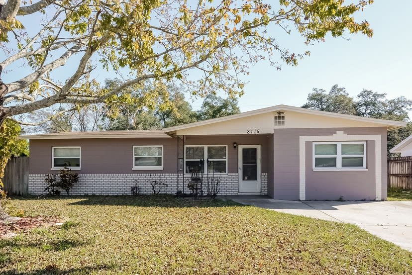 Front of 8115 53rd Way N, Pinellas Park, FL
