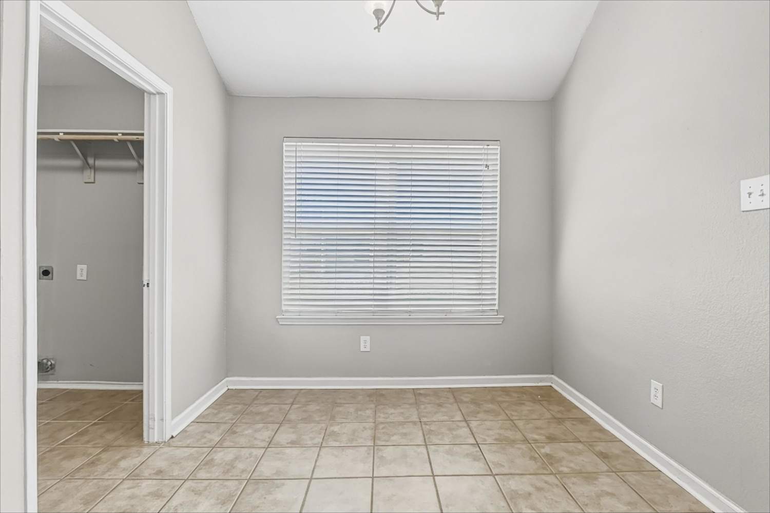 8117 Hennessey, Fort Worth photo 6