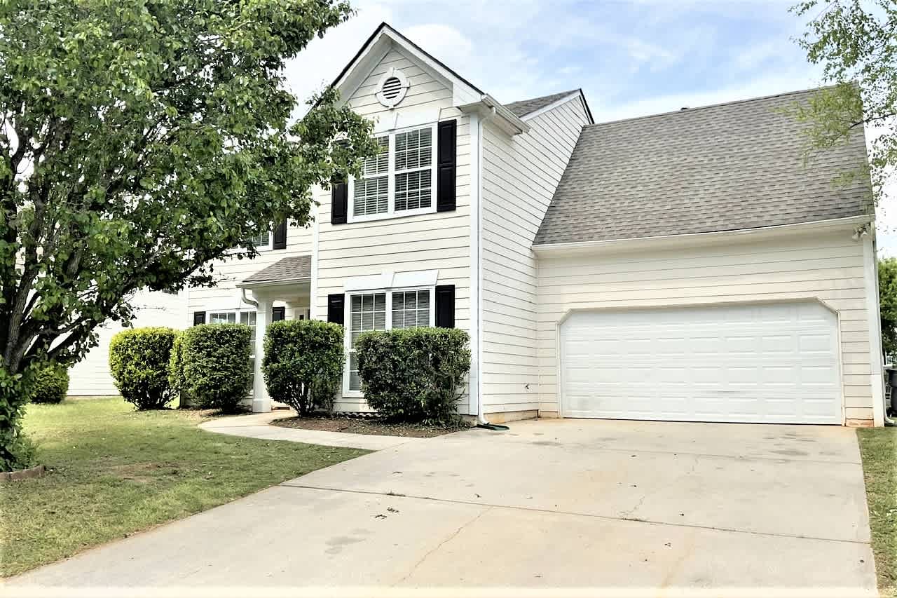Front of 8119 Valley Ridge Dr, Union City, GA