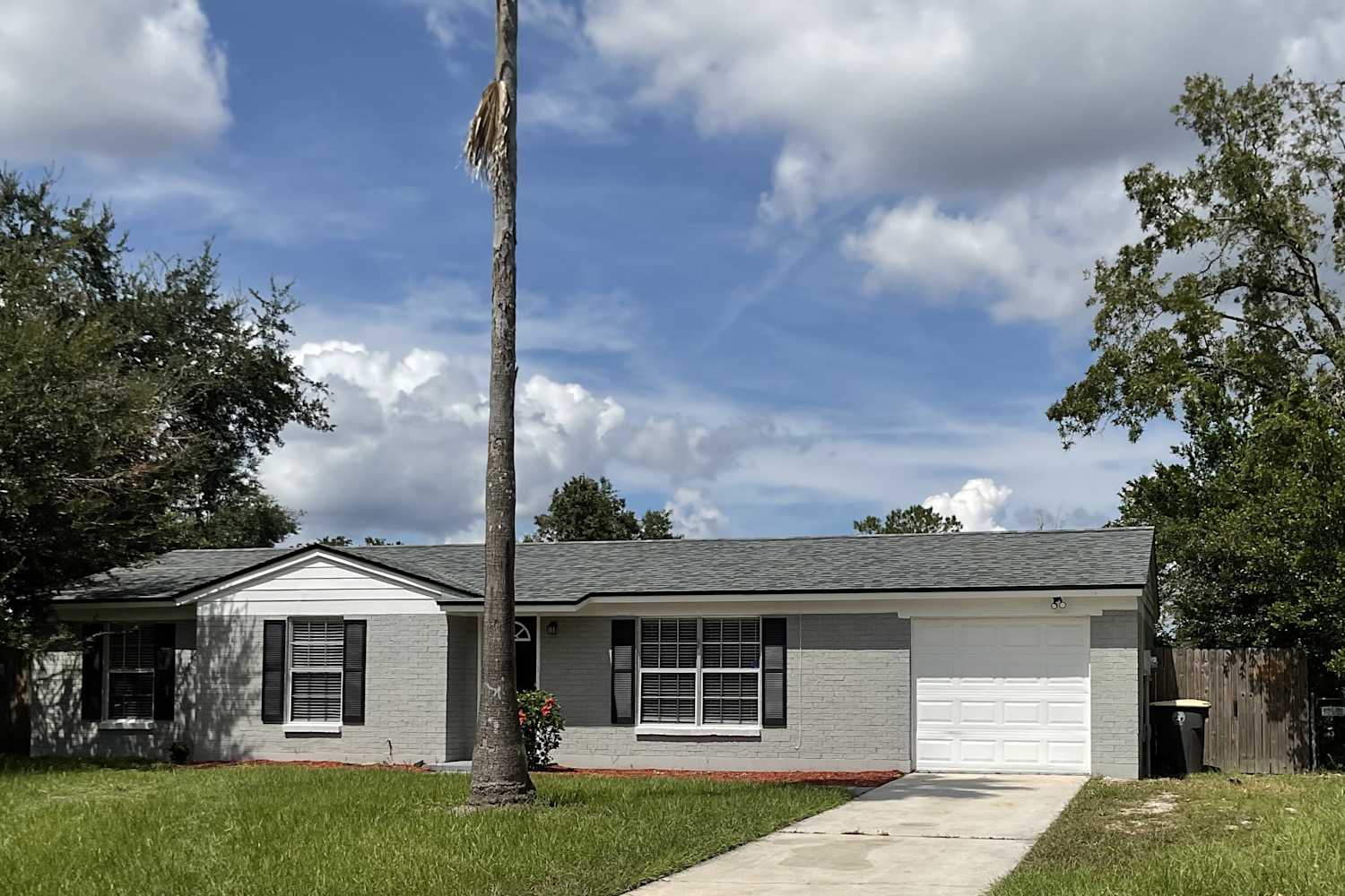 8127 Kenwood Dr N, Jacksonville photo 1