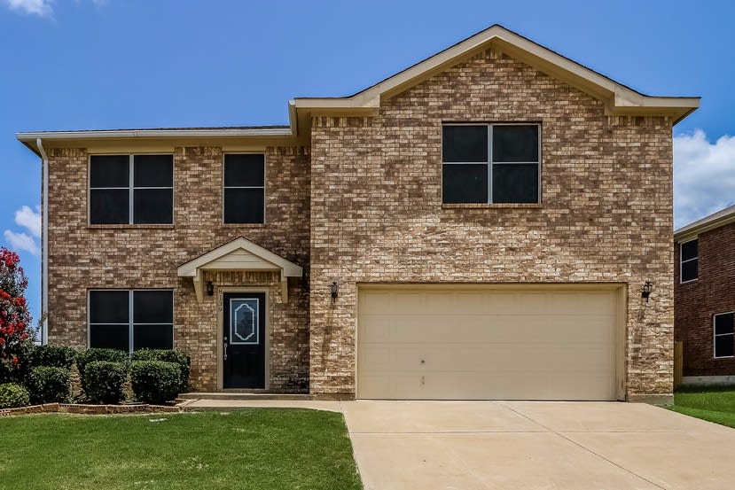 Front of 8139 Mossberg Dr, Arlington, TX