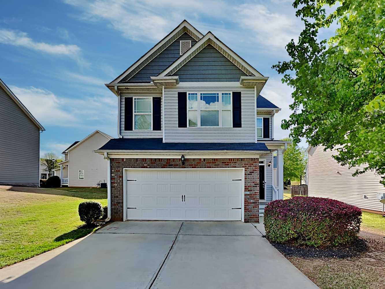 Front of 8141 Brookbend Dr, Douglasville, GA