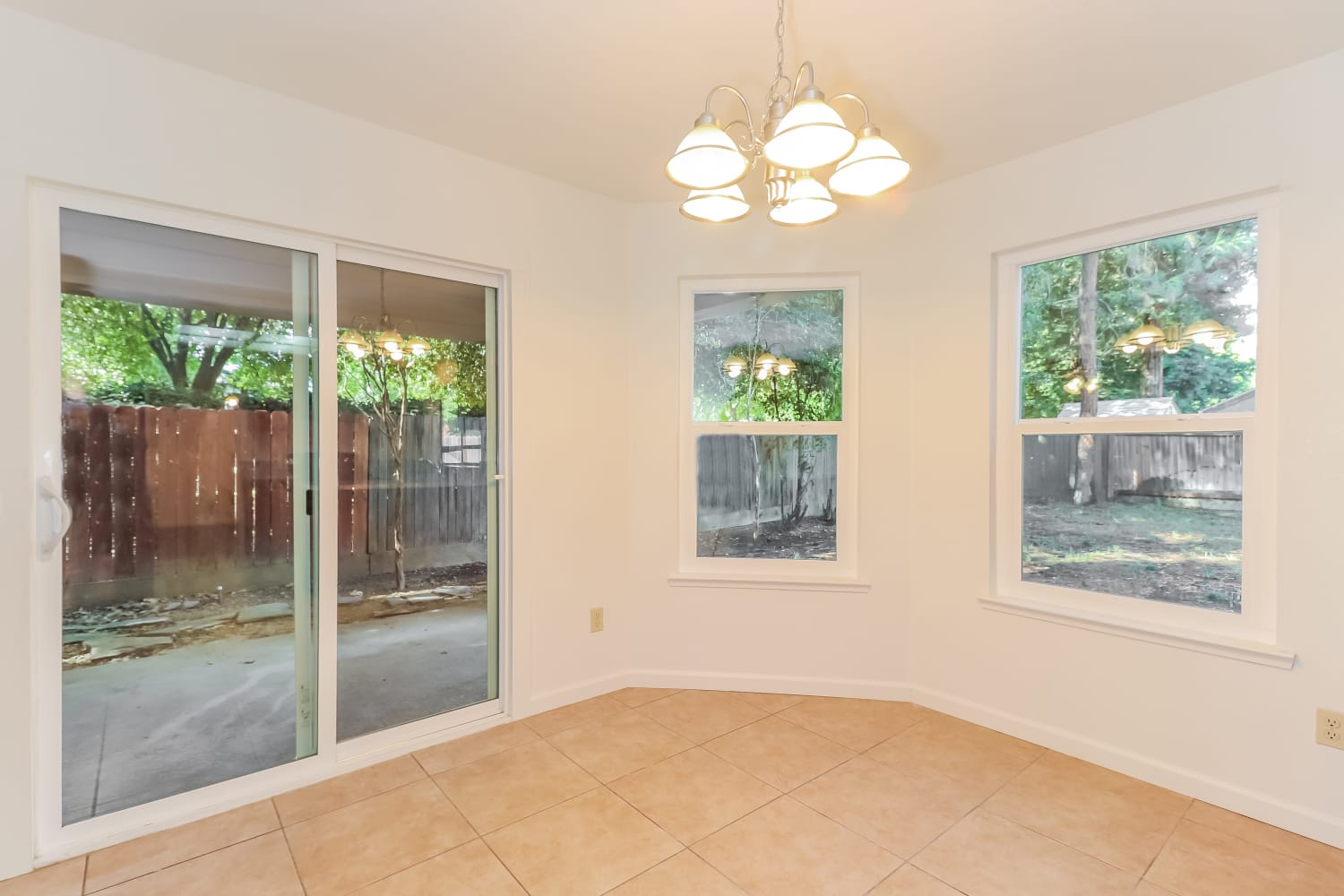 8186 Devon Park Ct, Sacramento photo 9