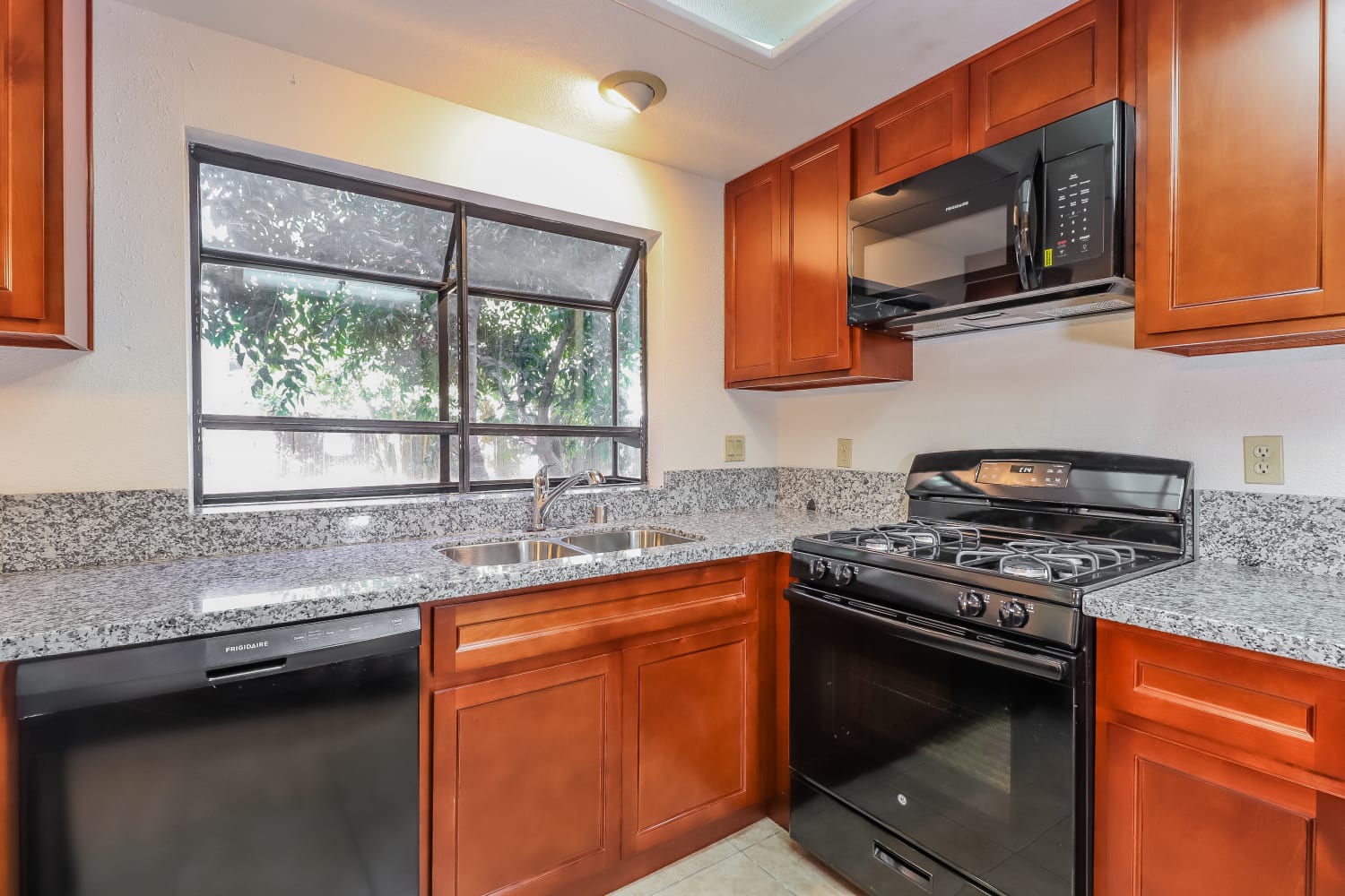 8186 Devon Park Ct, Sacramento photo 7