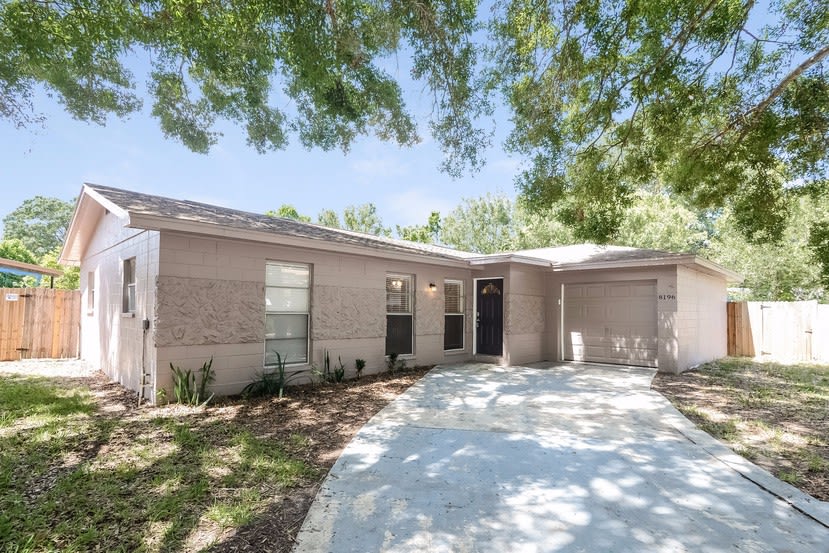 Front of 8196 81st Way, Seminole, FL